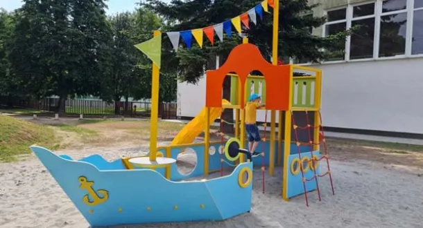 fa jétszótéri játékok