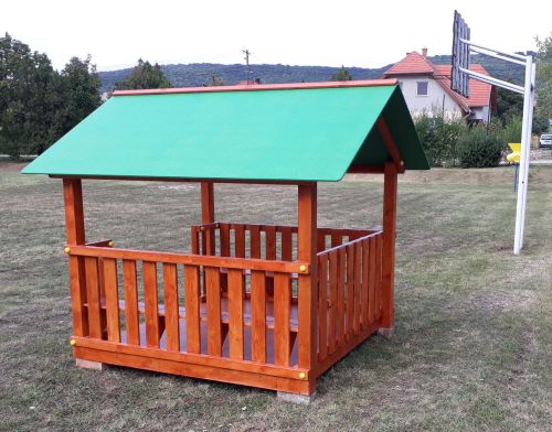 Babaház Emese (fa)