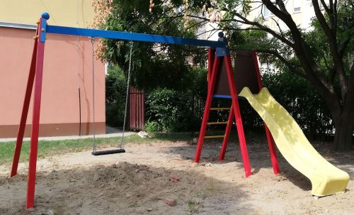 Csúszdaállvány 1,2 m-es esésmagassággal egy hintával (fém)