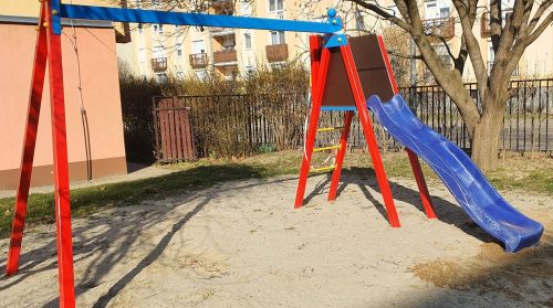 Csúszdaállvány 1,2 m-es esésmagassággal egy hintával (fém)