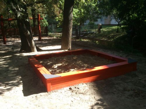 Homokozó 2,5x2,5m  (fa) homok nélkül