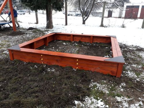 Homokozó 2,5x2,5m  (fa) homok nélkül