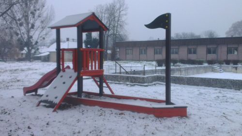 Kárpátia homokozós vár (fa)