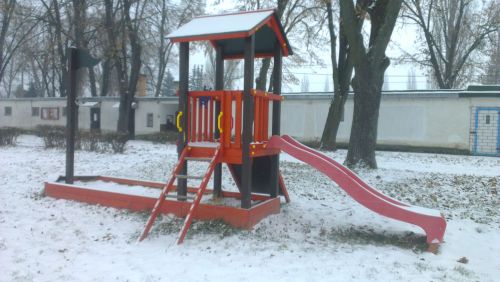 Kárpátia homokozós vár (fa)