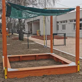  Homokozó fedett 2,5x2,5m (fa) homok nélkül